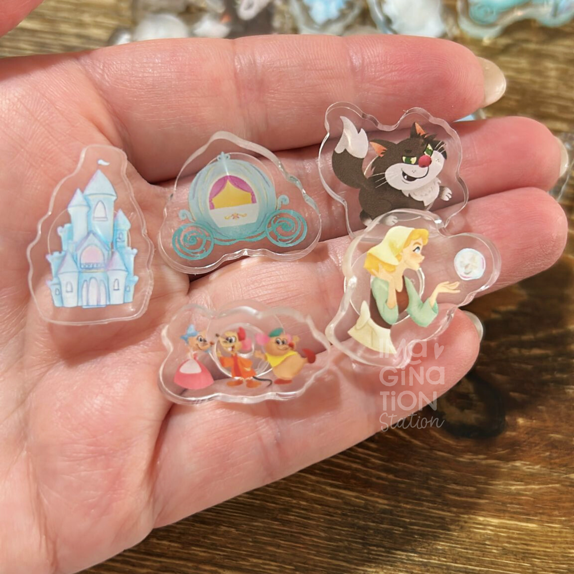 Cinderella glass slipper charm close up – clear sparkle acrylic Disney croc charm