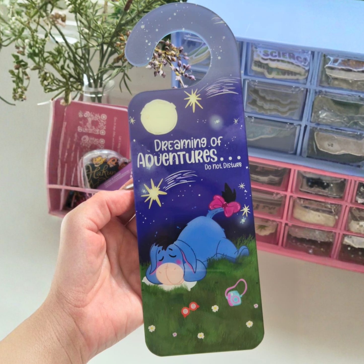 Custom acrylic Disney door hanger size reference – 3.5mm hole fits standard hooks