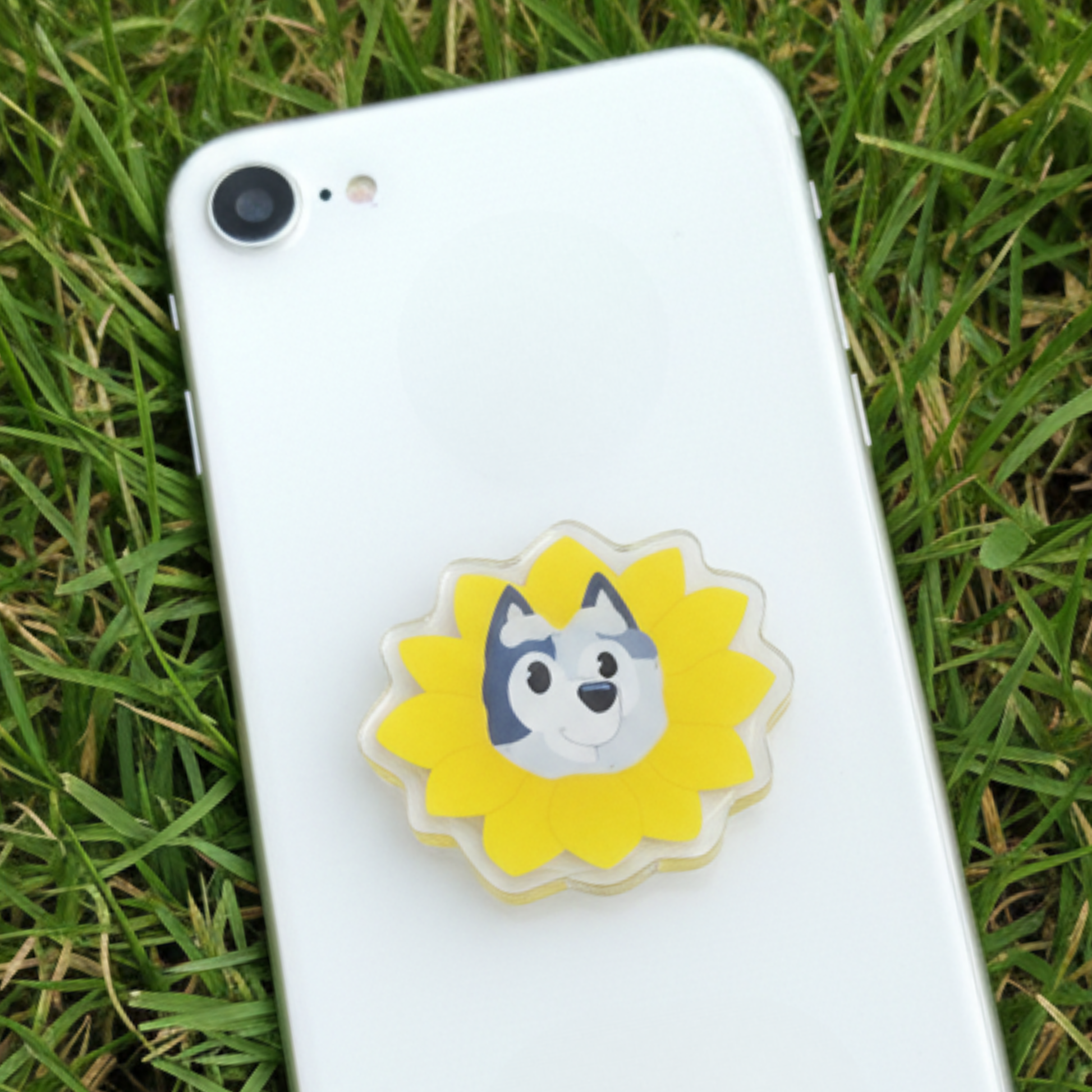 Muffin Sunflower Bluey phone holder as kickstand – acrylic Disney phone stand