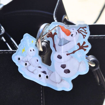 Olaf Frozen carabiner detail – vibrant full-color snowman acrylic Disney clip charm